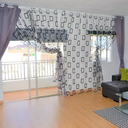 Las Rosas Apartment *